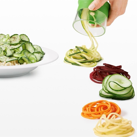 OXO Handheld Spiralizer with Multicolor Blades - Picture 5 of 5